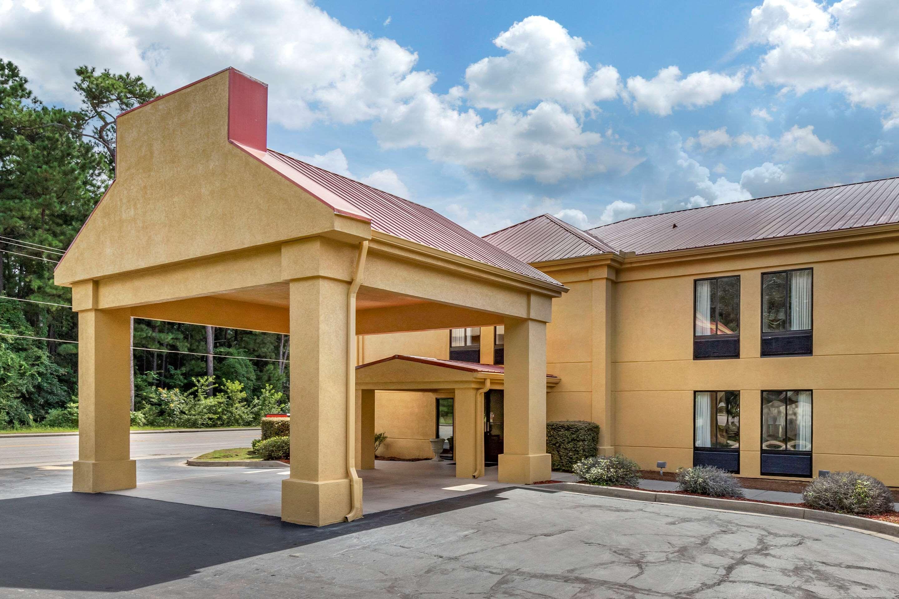 Econo Lodge St. Stephen Exterior photo