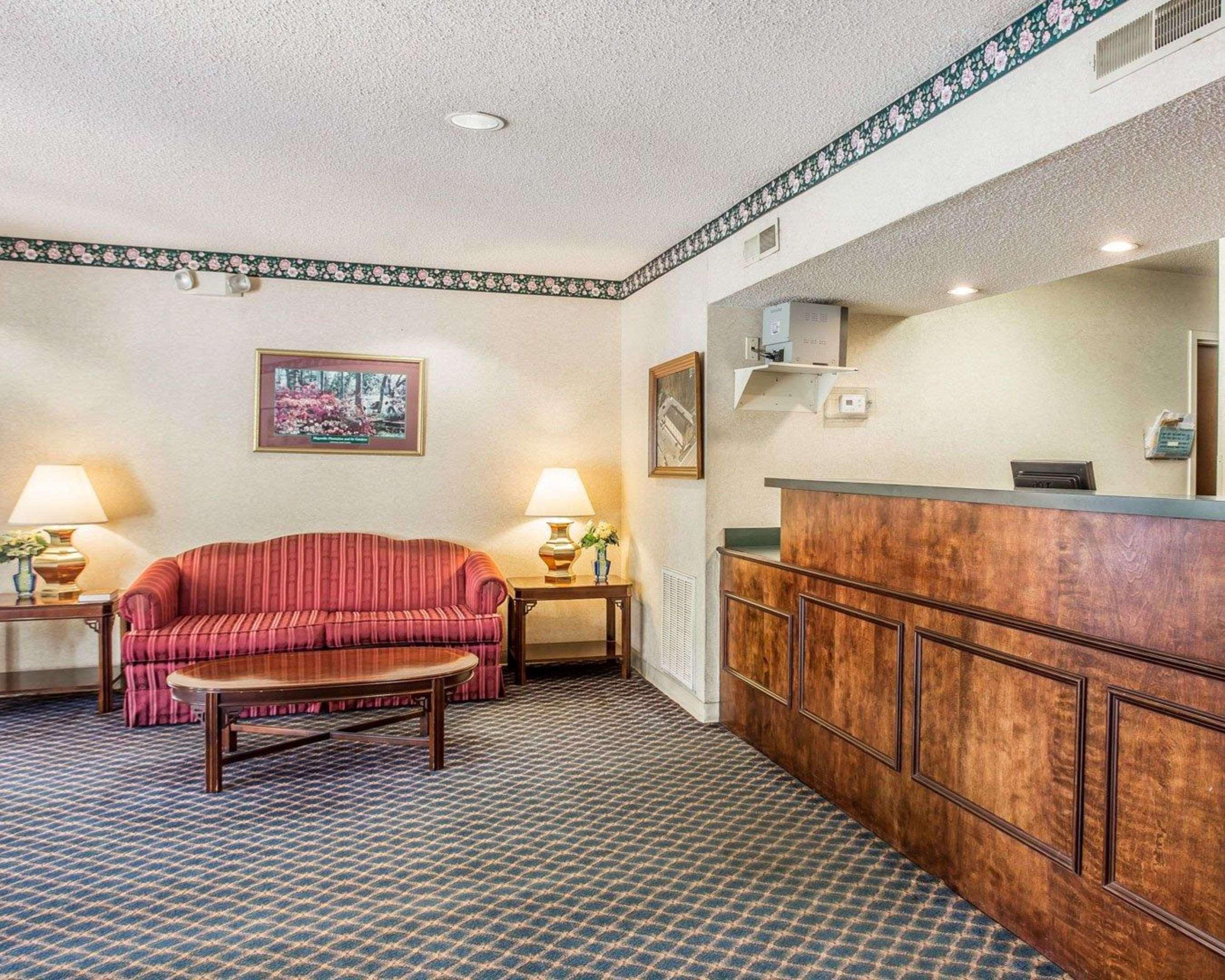 Econo Lodge St. Stephen Exterior photo